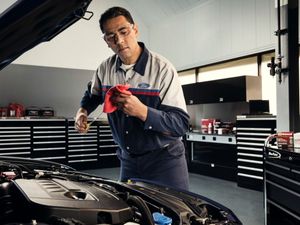 Professional Oil Change Services for Your Vehicle Schwieters Ford