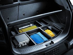 What vehicle accessories does Kia offer?