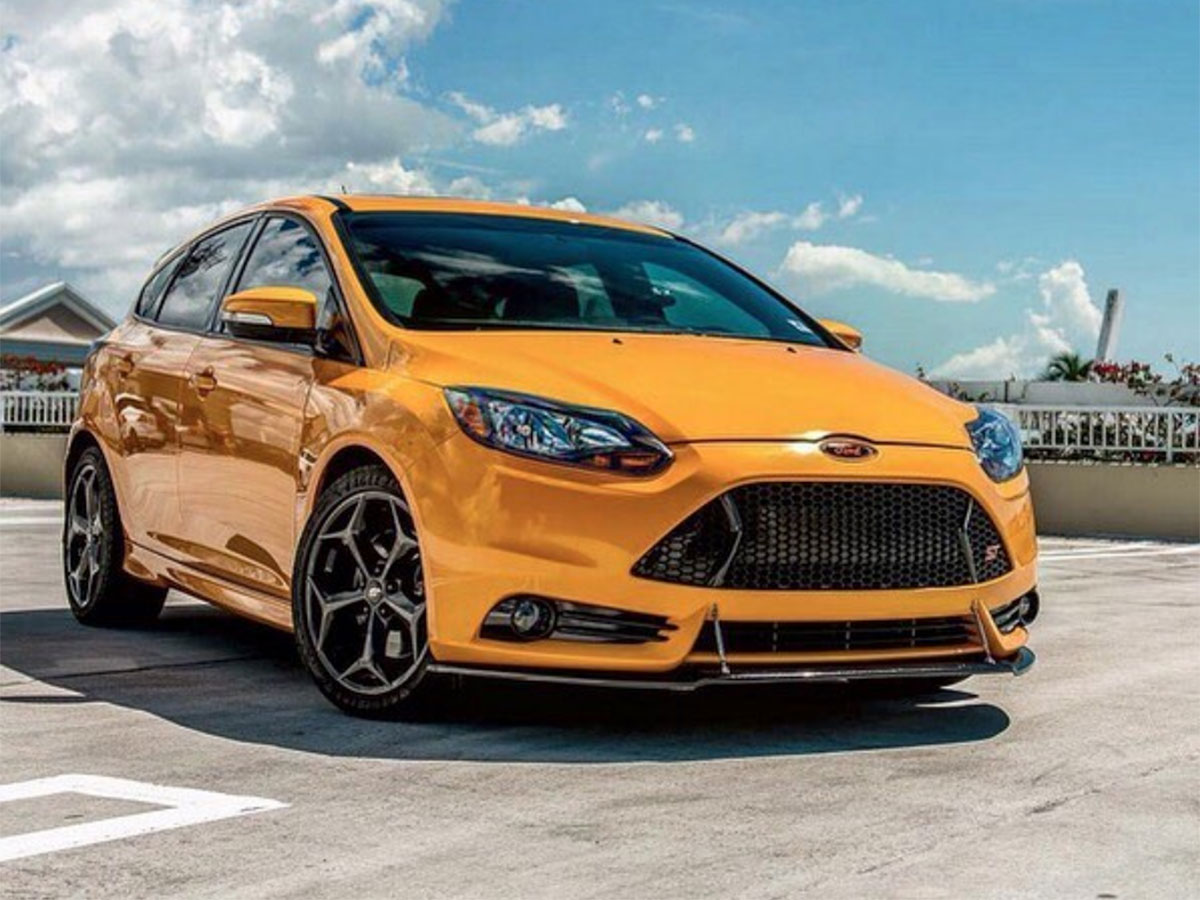 Ford Engine Air Filter Replacement Service